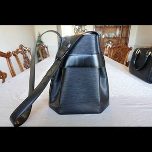 louis vuitton epi sac d'epaule